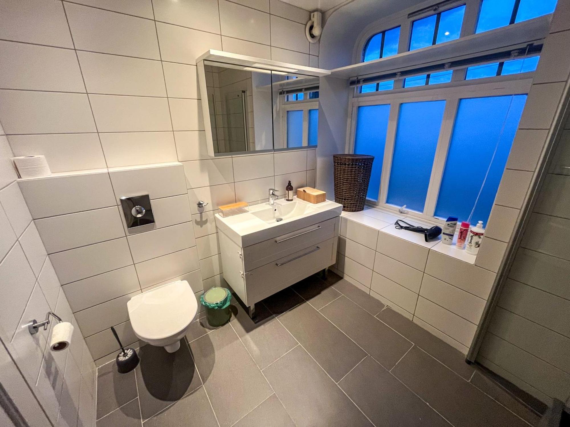 Two-Bedroom City Apartment With Fire Place, Free Parking And Fjordview Terrace - Calm And Central Ålesund Εξωτερικό φωτογραφία
