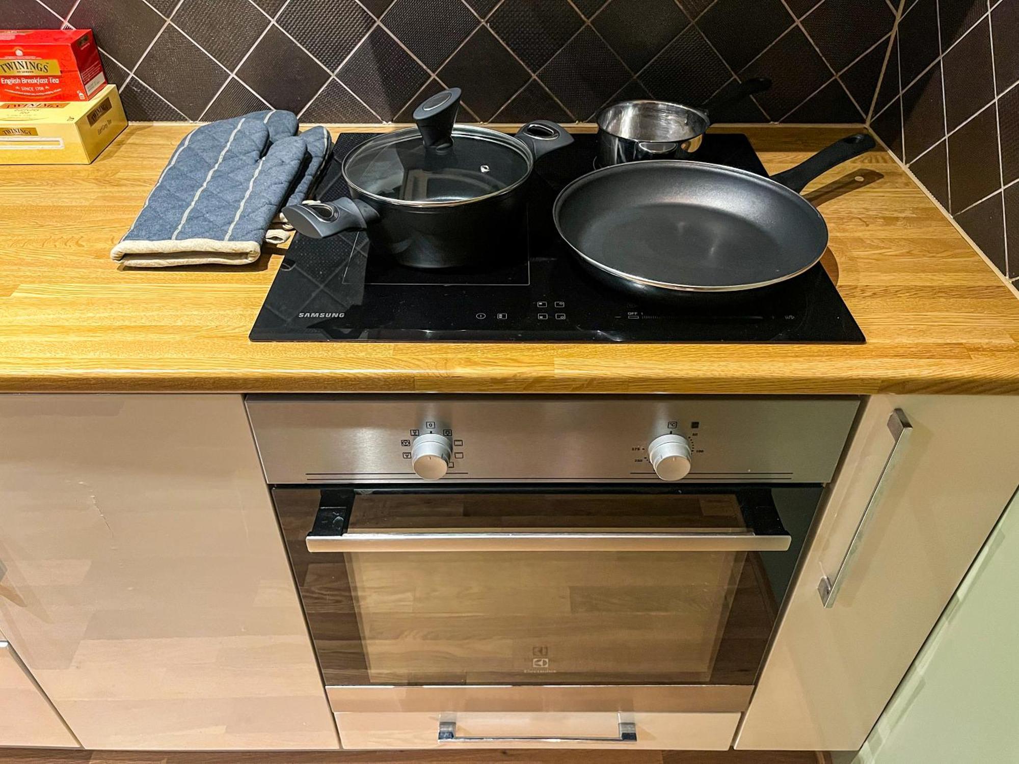 Two-Bedroom City Apartment With Fire Place, Free Parking And Fjordview Terrace - Calm And Central Ålesund Εξωτερικό φωτογραφία